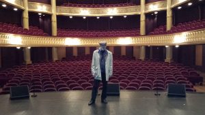 Avant la représentation au grand théâtre du Ralliement à Angers de la pièce musicale "The New Spot"